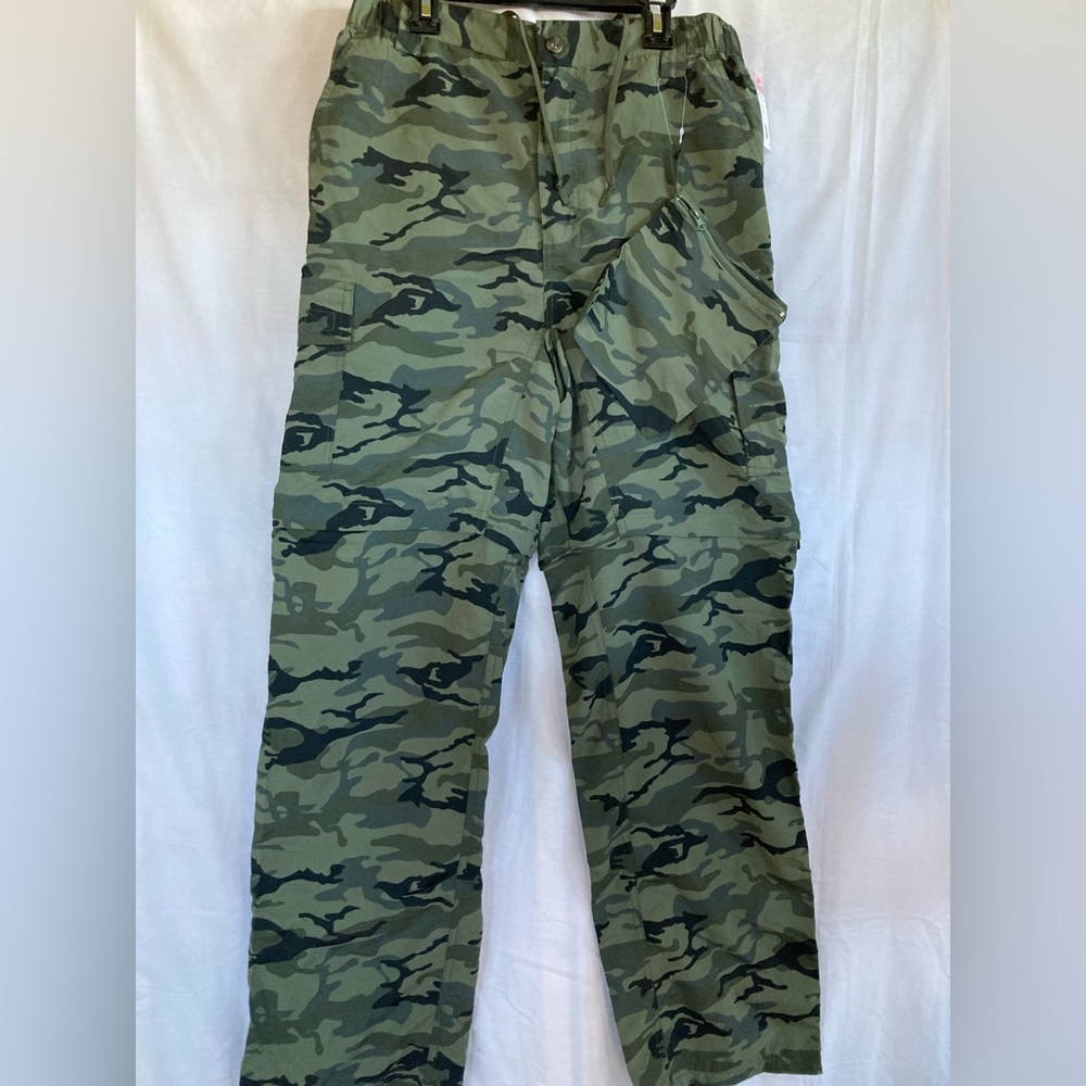 Canyon Creek women’s Olive Camouflage Cargo Pants